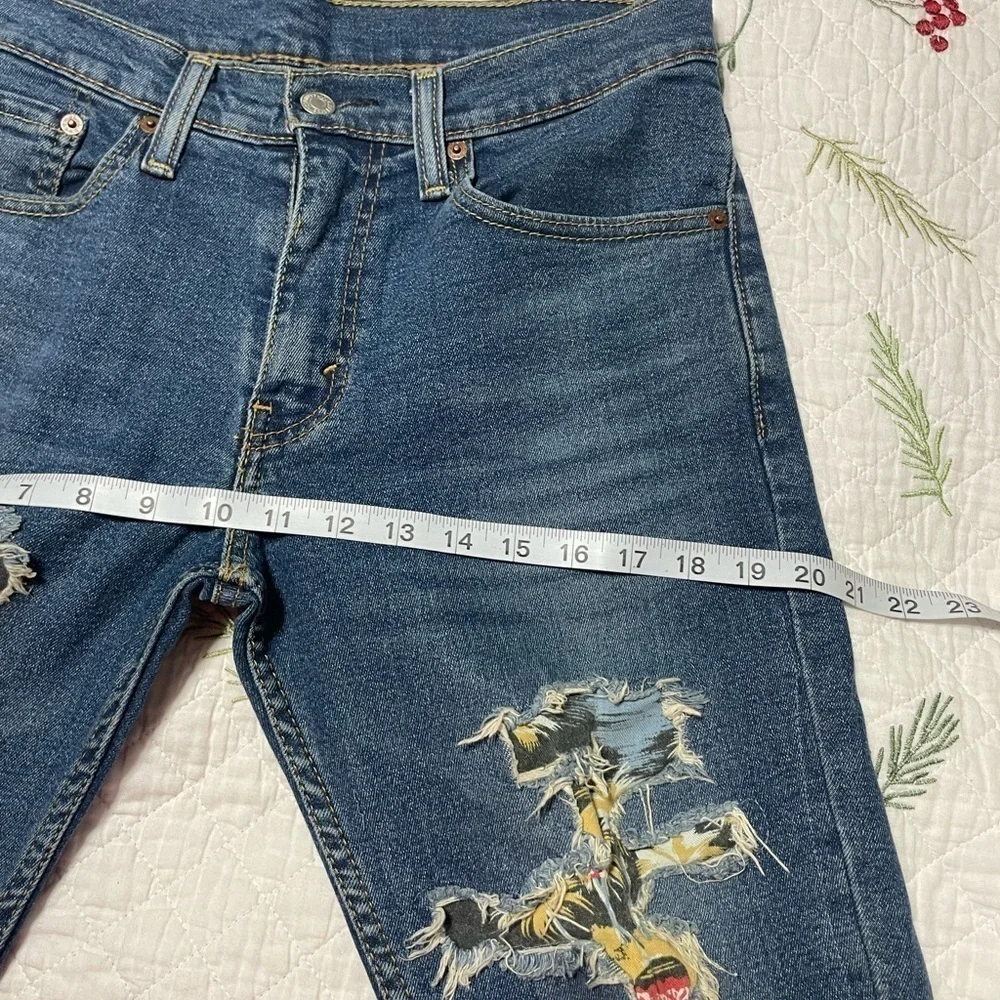 EUC Levi’s 511 Slim Fit Jeans - Blue patchwork Size 31X30